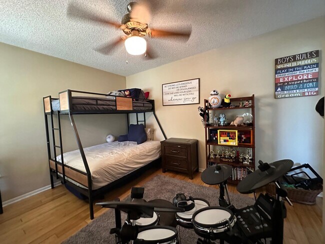 Building Photo - 4509 Carambola Cir S