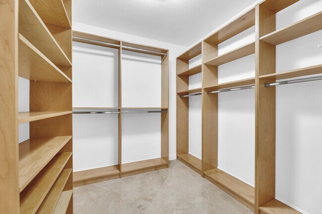 Building Photo - 2119 N 14th Terrace