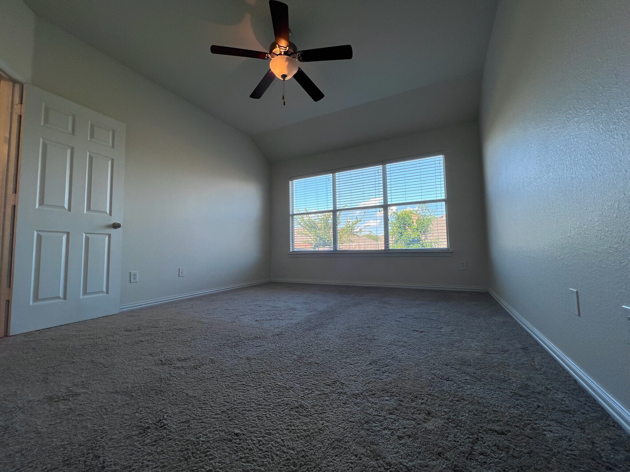 Building Photo - 706 Cedar Cove Dr