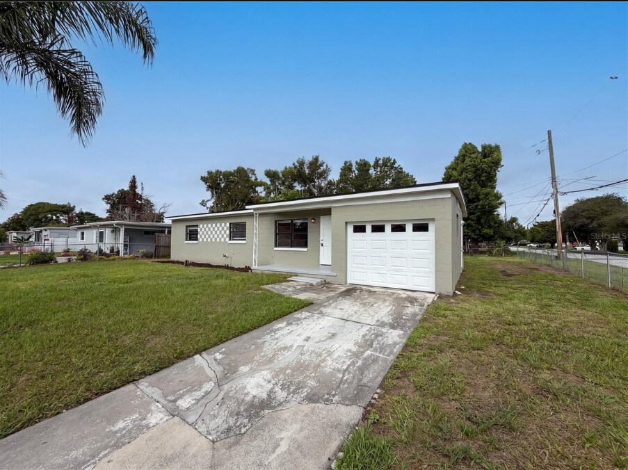 Building Photo - 702 S Solandra Dr