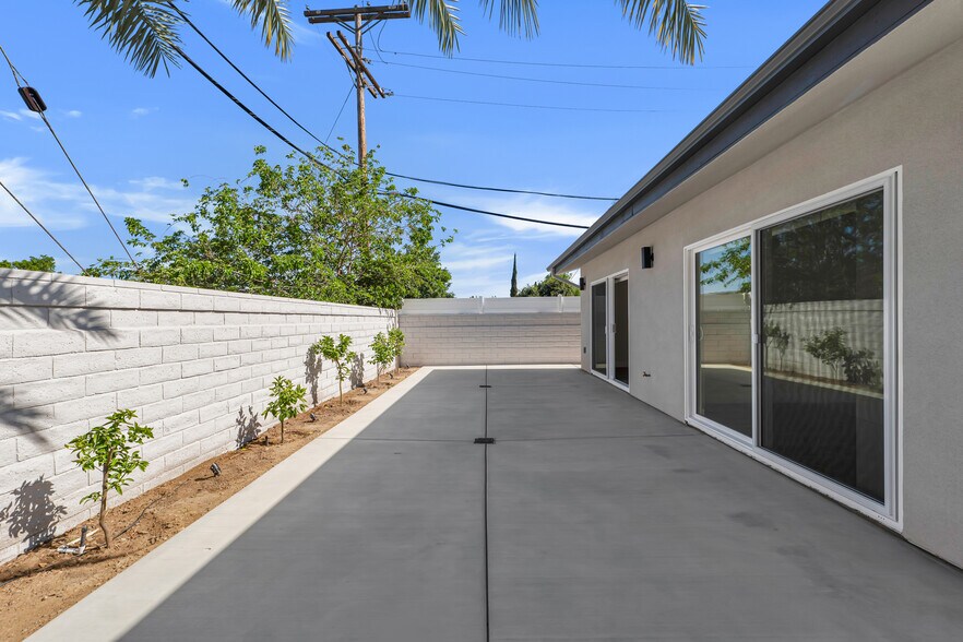 Building Photo - 11228 Louise Ave
