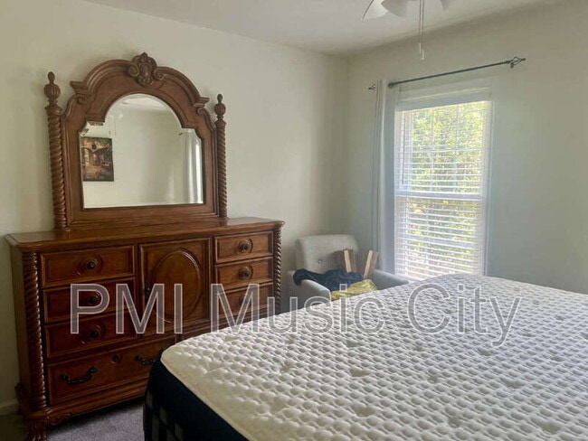 Building Photo - 333 Springhouse Cir