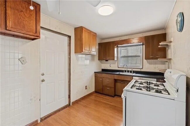 Building Photo - 149 Fairfax Rd