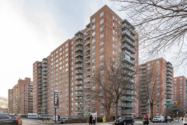 Primary Photo - Harry and Jeanette Weinberg Apts.