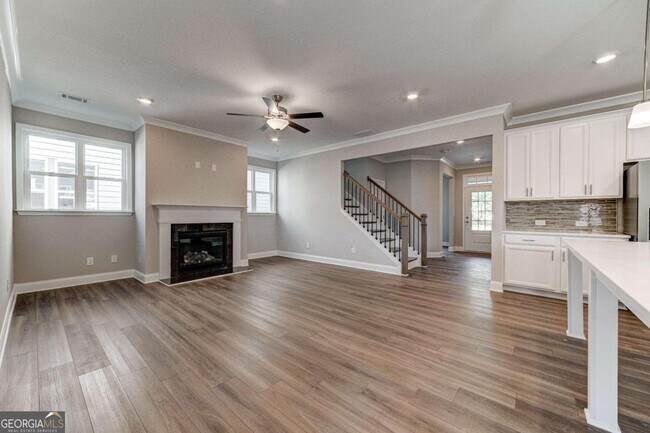 Building Photo - 1060 River Park Dr