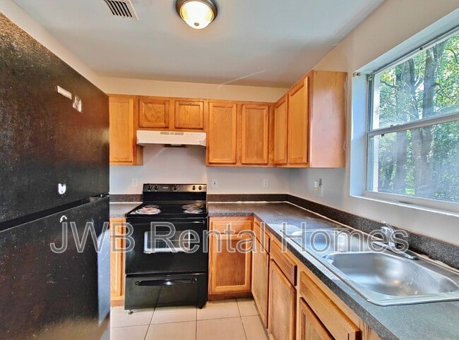 Building Photo - 4525 Rainer Rd