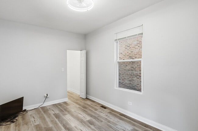 Building Photo - 7823 S May St