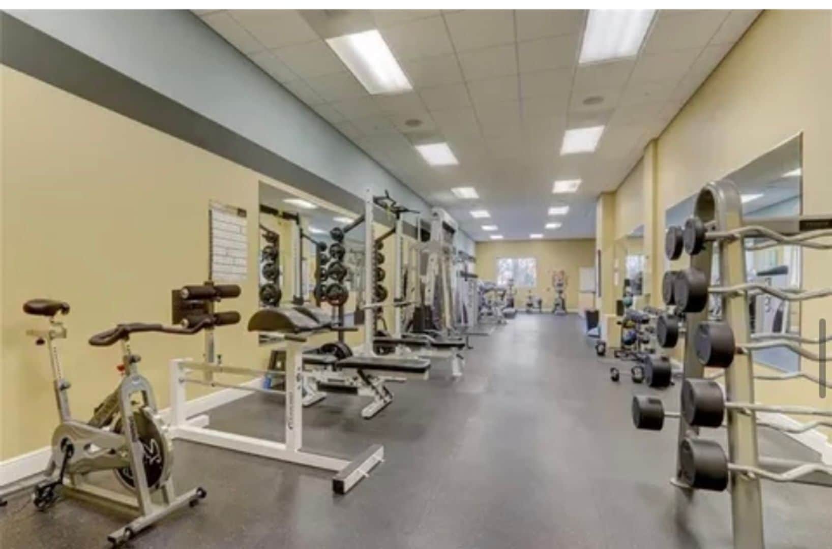 Building Photo - 201 N Elm St