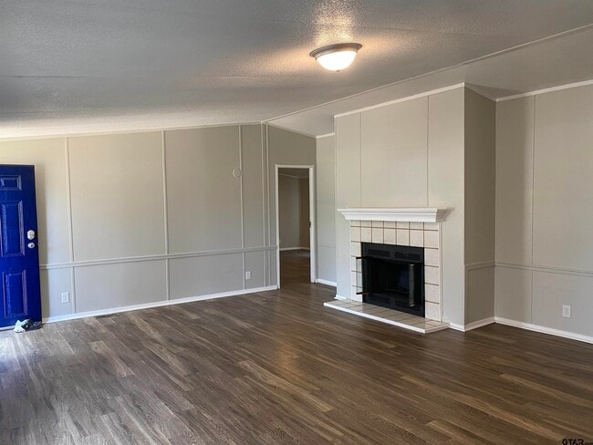 Building Photo - 22944 Shell Shore Dr
