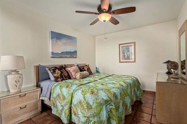 Building Photo - RESORT Style FULLY-FURNISHED Condo in Paradise Valley - 4 bedroom / 2.5 bath