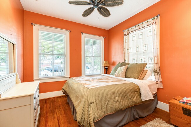 Building Photo - 4123 Avenue Q