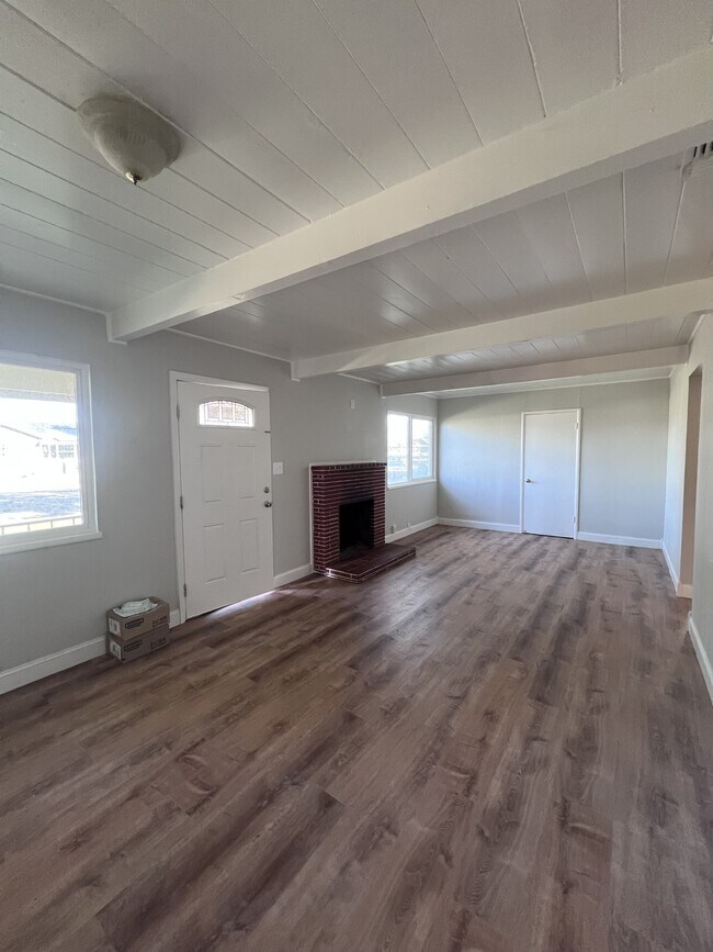 Building Photo - 206 Anderson Ave