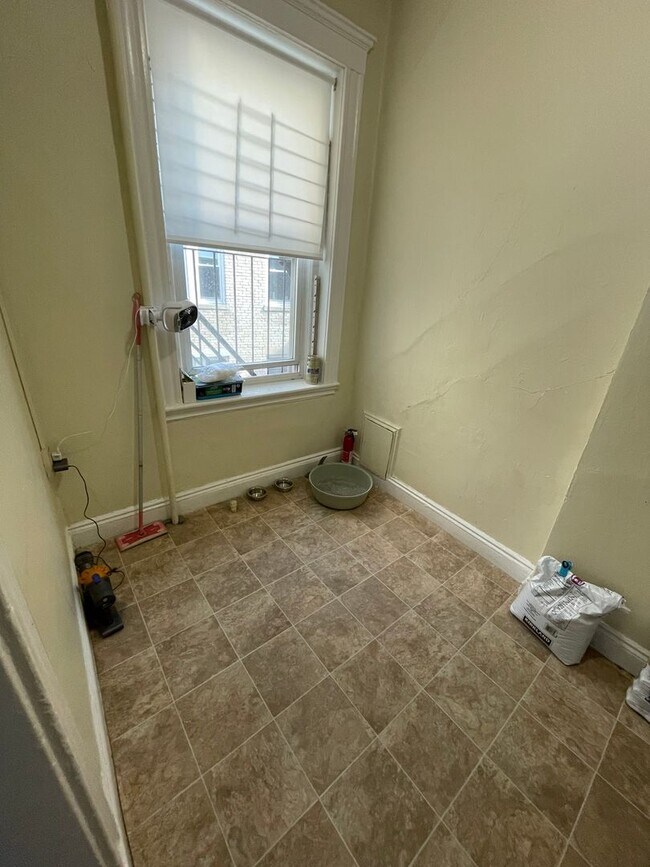 Building Photo - 6/1 No Fee! Spacious 1BR apartment on Allston/Brookline border