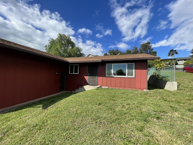 Building Photo - 1095 Maohu St