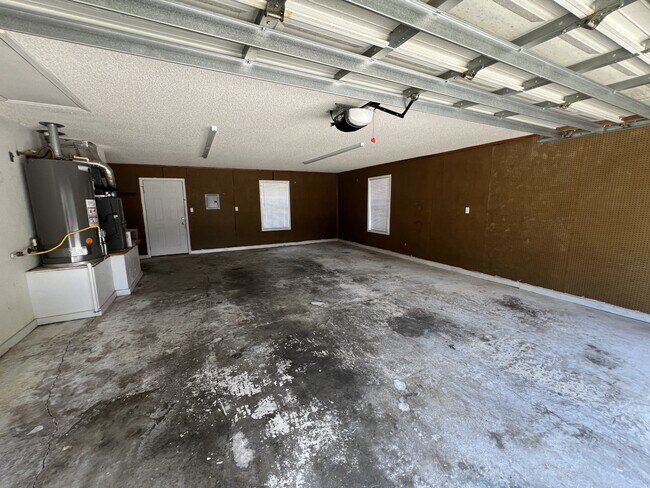 Building Photo - 309 Adams Dr