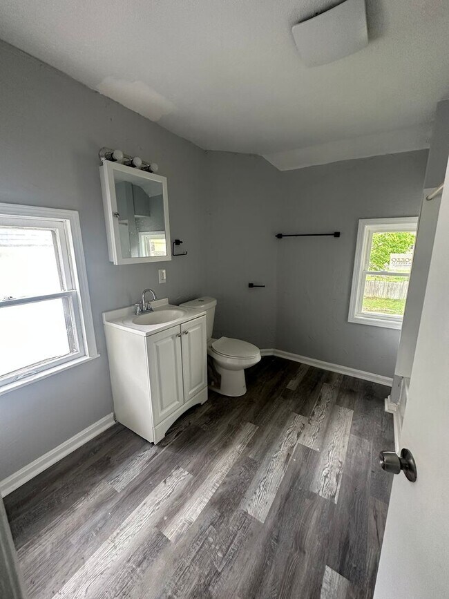 Building Photo - Warner Rd 4 Bedroom Single