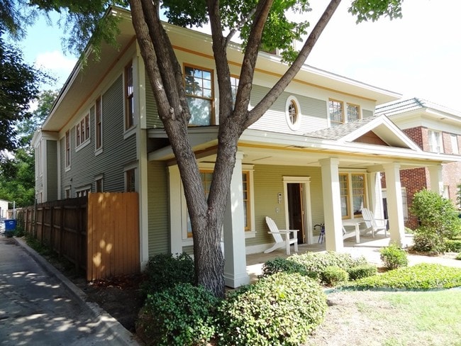 Building Photo - 1109 Kings Hwy