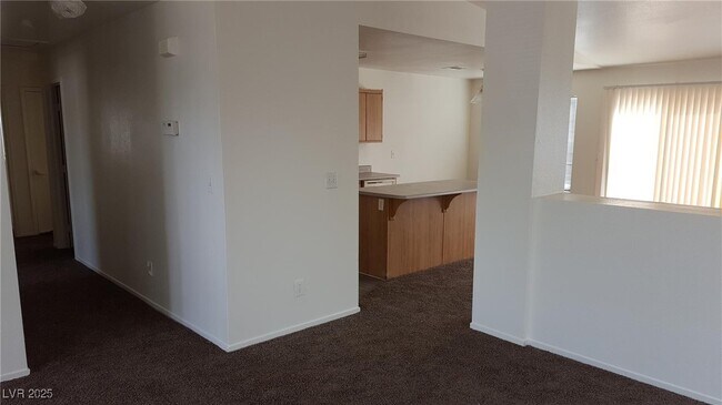Building Photo - 5228 Shasta Daisy St