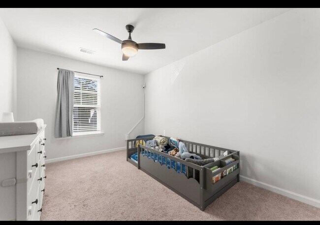 Building Photo - 645 Silver Spruce St