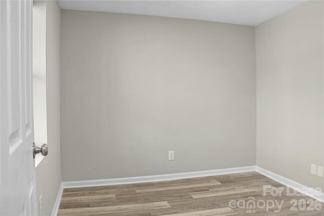 Building Photo - 300 E Gold St