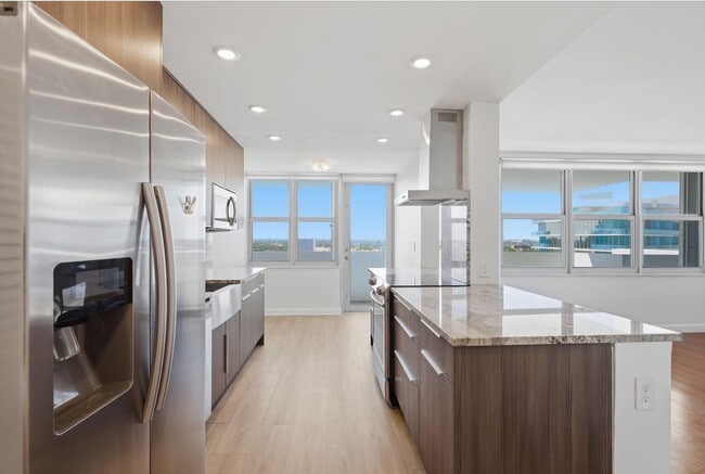 Building Photo - 1390 S Ocean Blvd