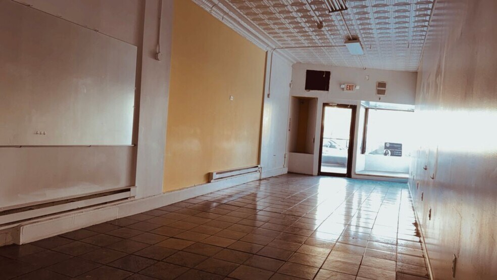 Building Photo - 1241 Main Ave