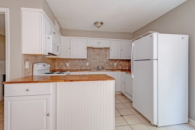 Building Photo - Sanctuary Near Downtown Nashville (MOVE IN SPECIAL!)