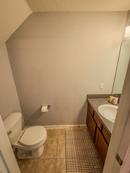 Building Photo - 209 Leese Dr