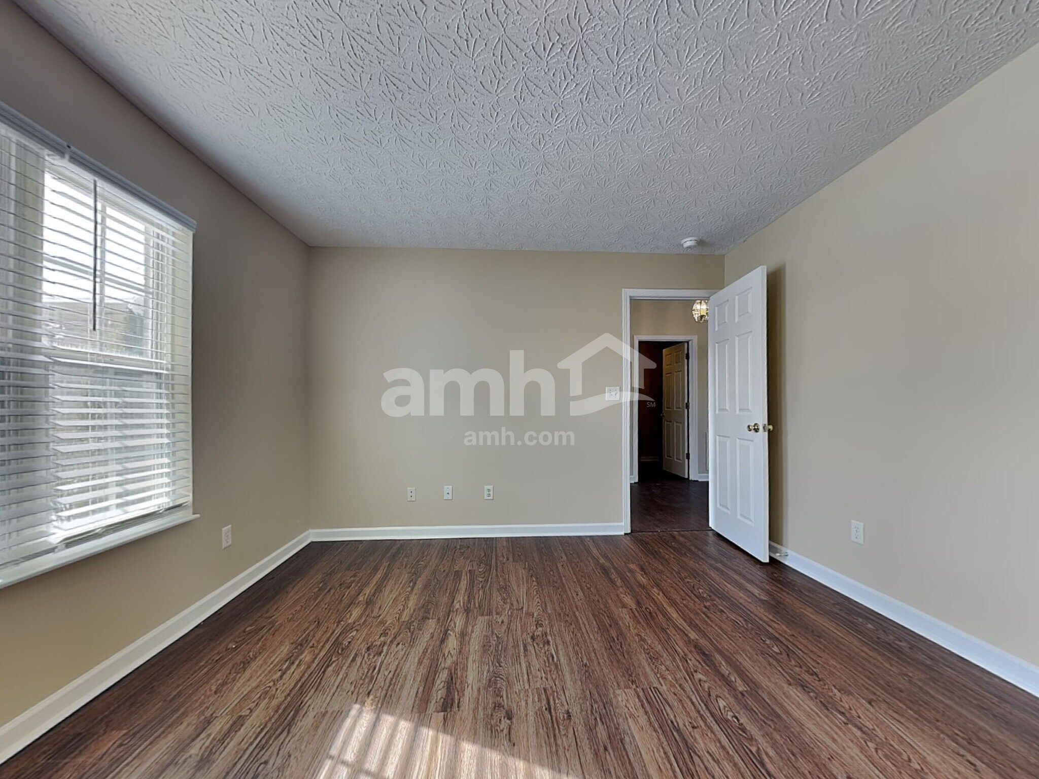 Building Photo - 930 W Jameson Ct