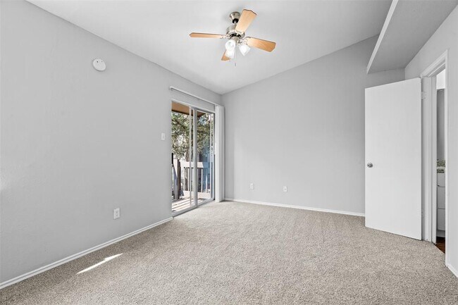 Building Photo - 1806 River Crossing Cir