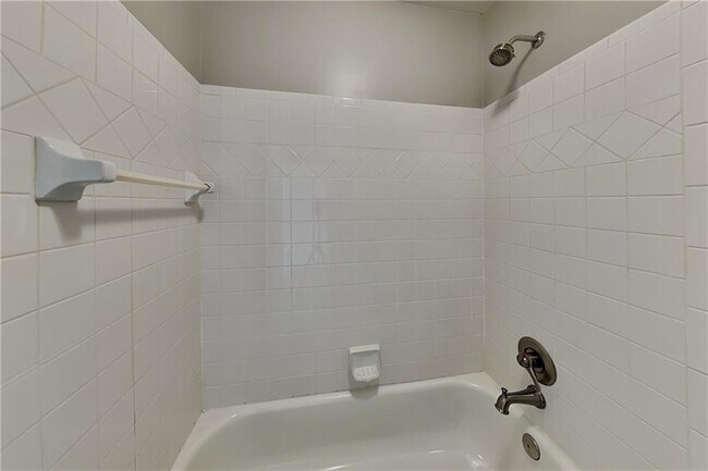 Building Photo - 2405 Compton Pl
