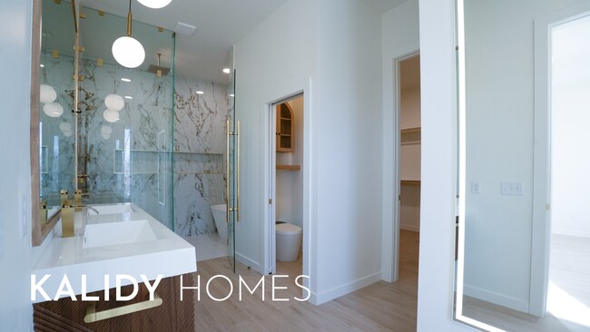 Building Photo - 605 N Idaho Ave