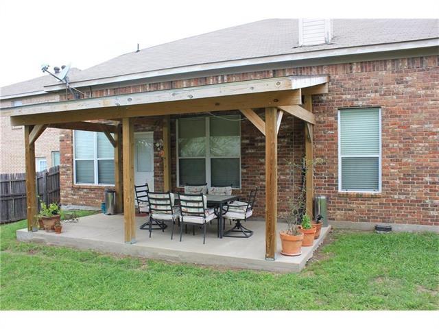 Building Photo - 2425 Collier Dr