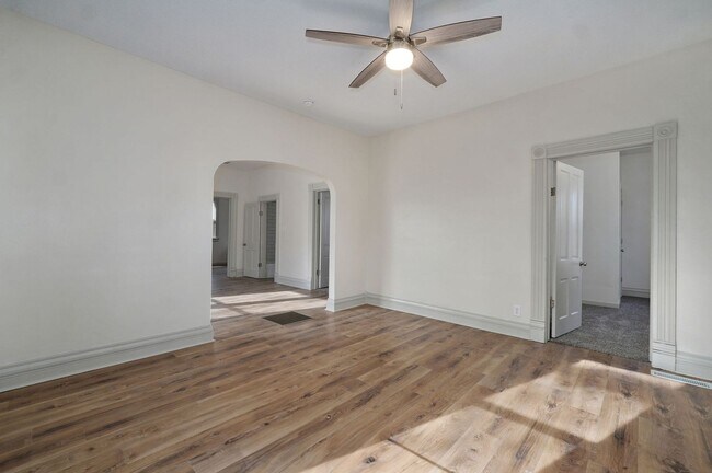 Building Photo - Remodeled 2 bedroom, 1 bathroom home for r...