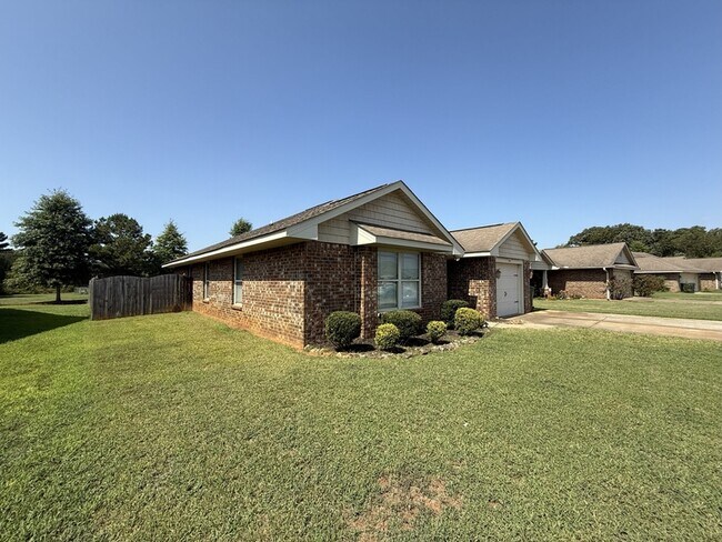 Building Photo - 246 Fields Pond Dr