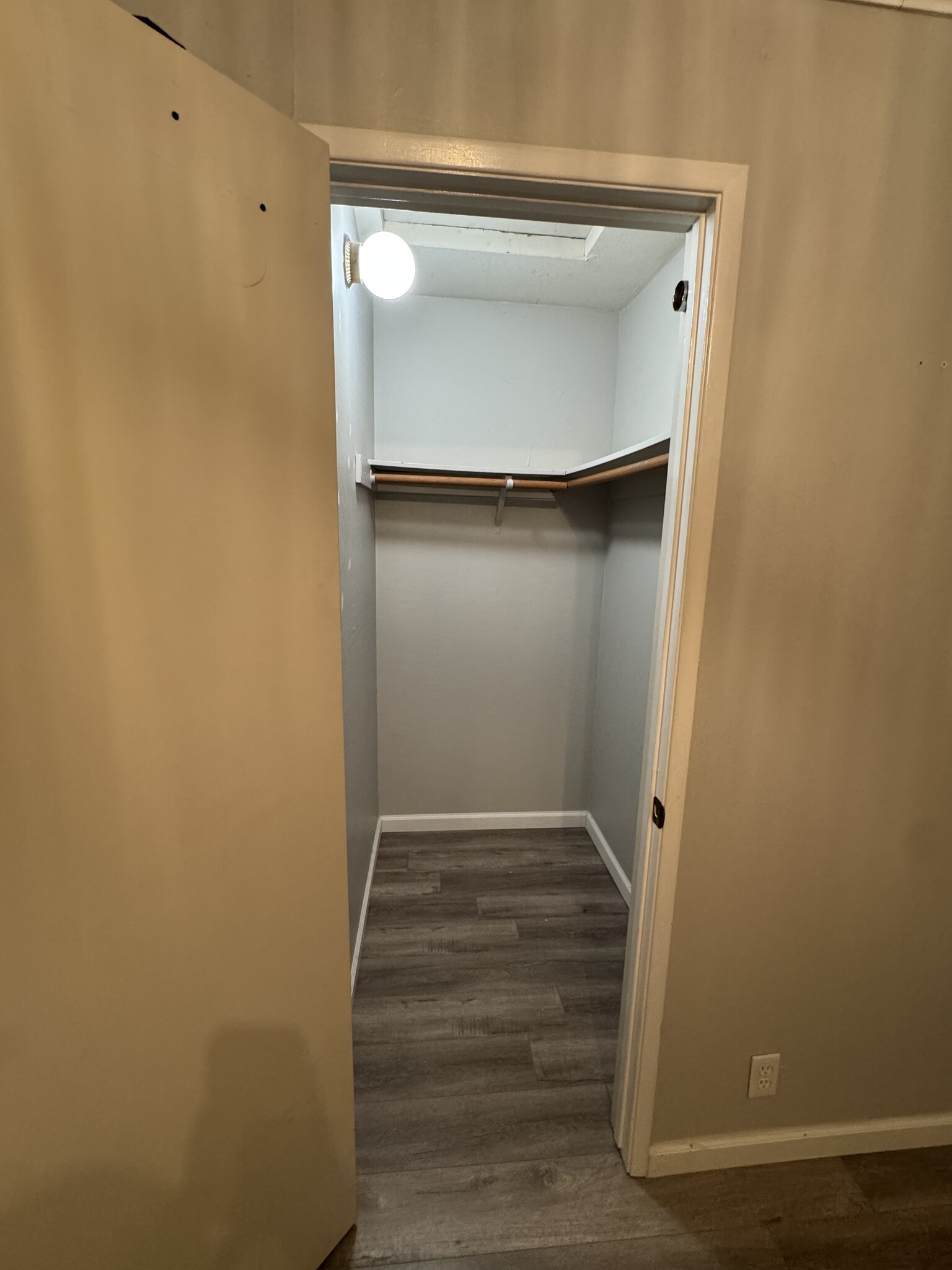 Building Photo - 38 Massolo Dr