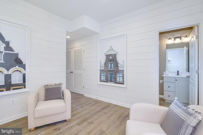 Building Photo - 201 Hillsdale Pl