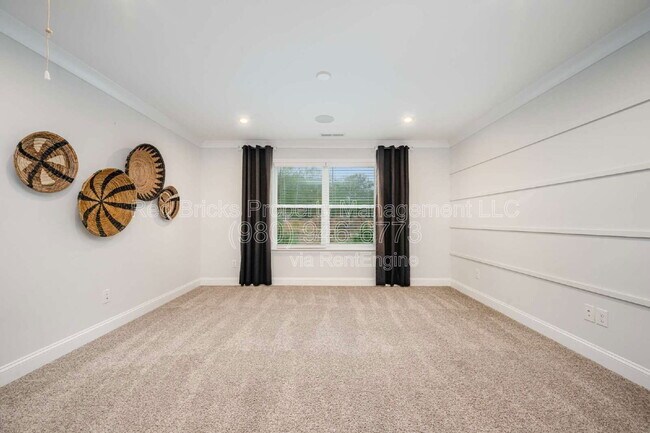 Building Photo - 19016 Yellow Birch Dr