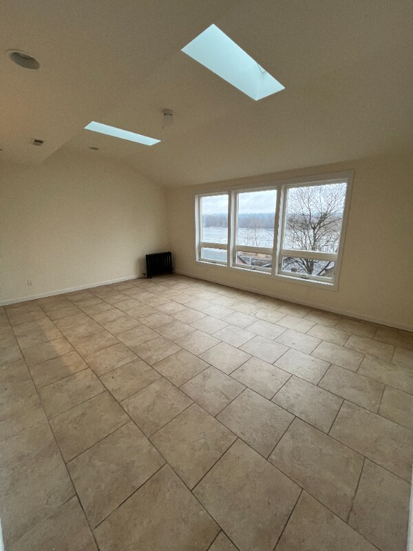 Building Photo - 24 1st St