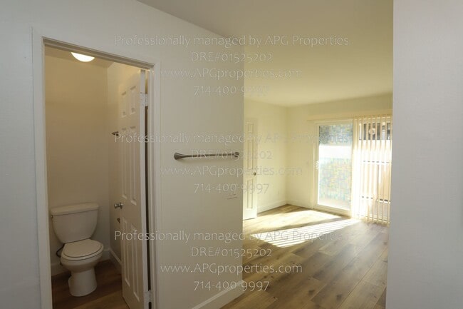 Building Photo - 7704 Elmdale Way