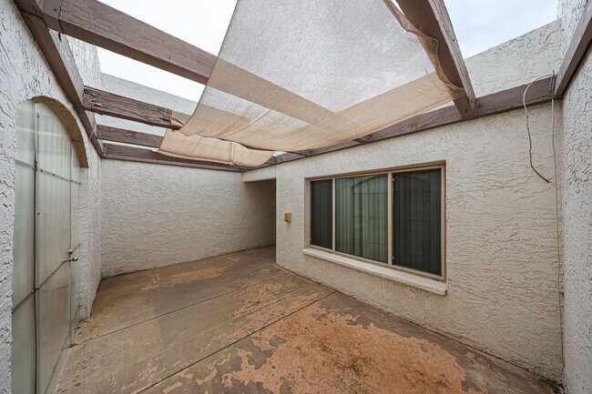 Building Photo - 2851 E Acoma Dr