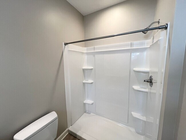 Building Photo - Spacious 2BD, 2BA Condo in a Prime Locatio...