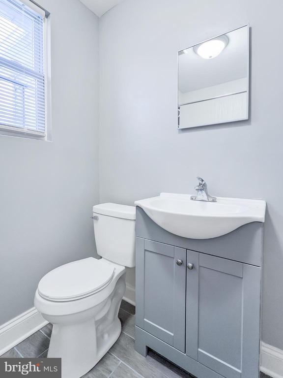 Building Photo - 211 Main St