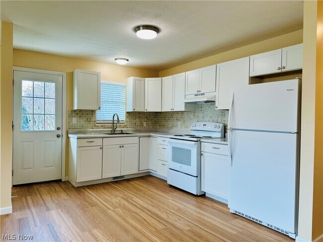 Building Photo - 4913 Dunsmore Ave