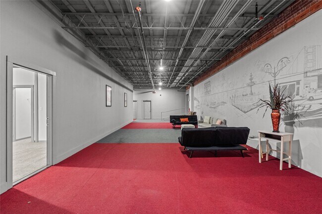 Building Photo - 612 W Texas Ave