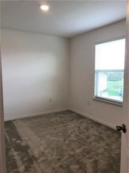 Building Photo - 3847 Exeter Ln