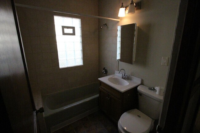 Building Photo - 3 bedroom 1 bath West Allis home with granite counters and 2 car garage
