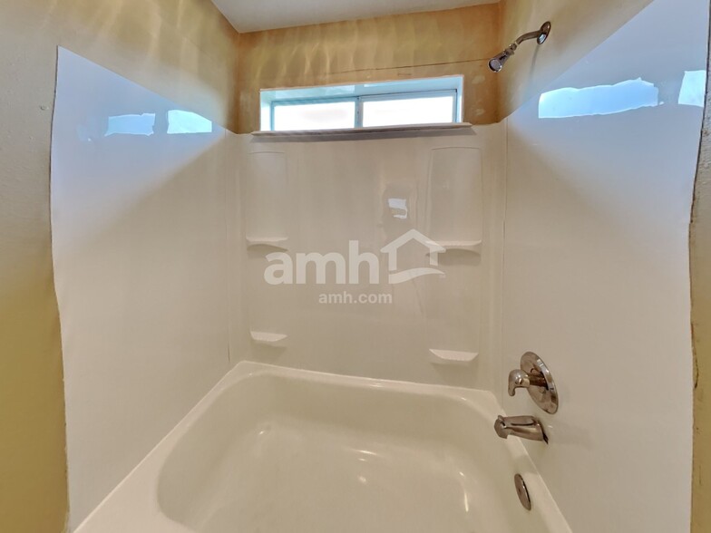 Building Photo - 12919 Palm Leaf Ct
