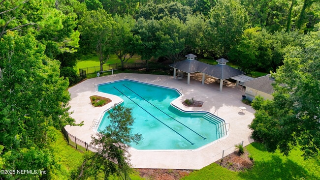 Building Photo - 1969 Willesdon Dr W