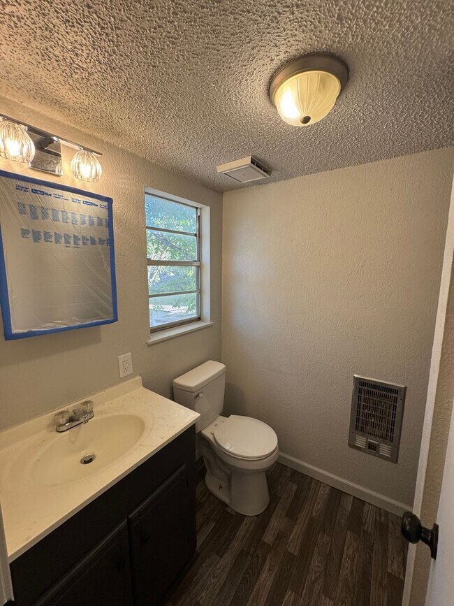 Building Photo - 11th Rentals